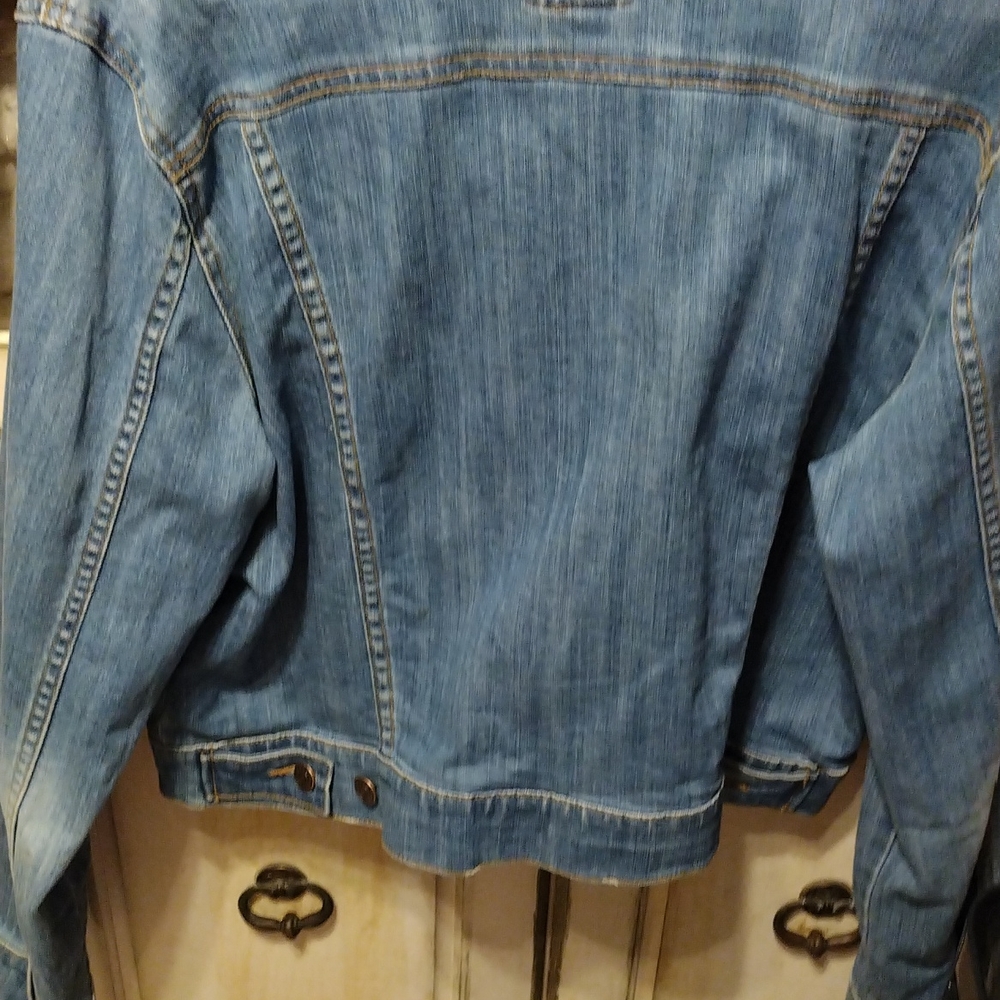 Women's jacket - Picture 3 of 3